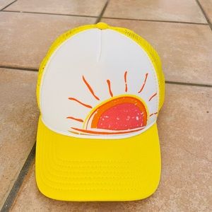 Pistil women’s darlin trucker hat